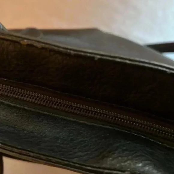 Fossil Black Leather Backpack with Structured Design - Picture 15 of 15